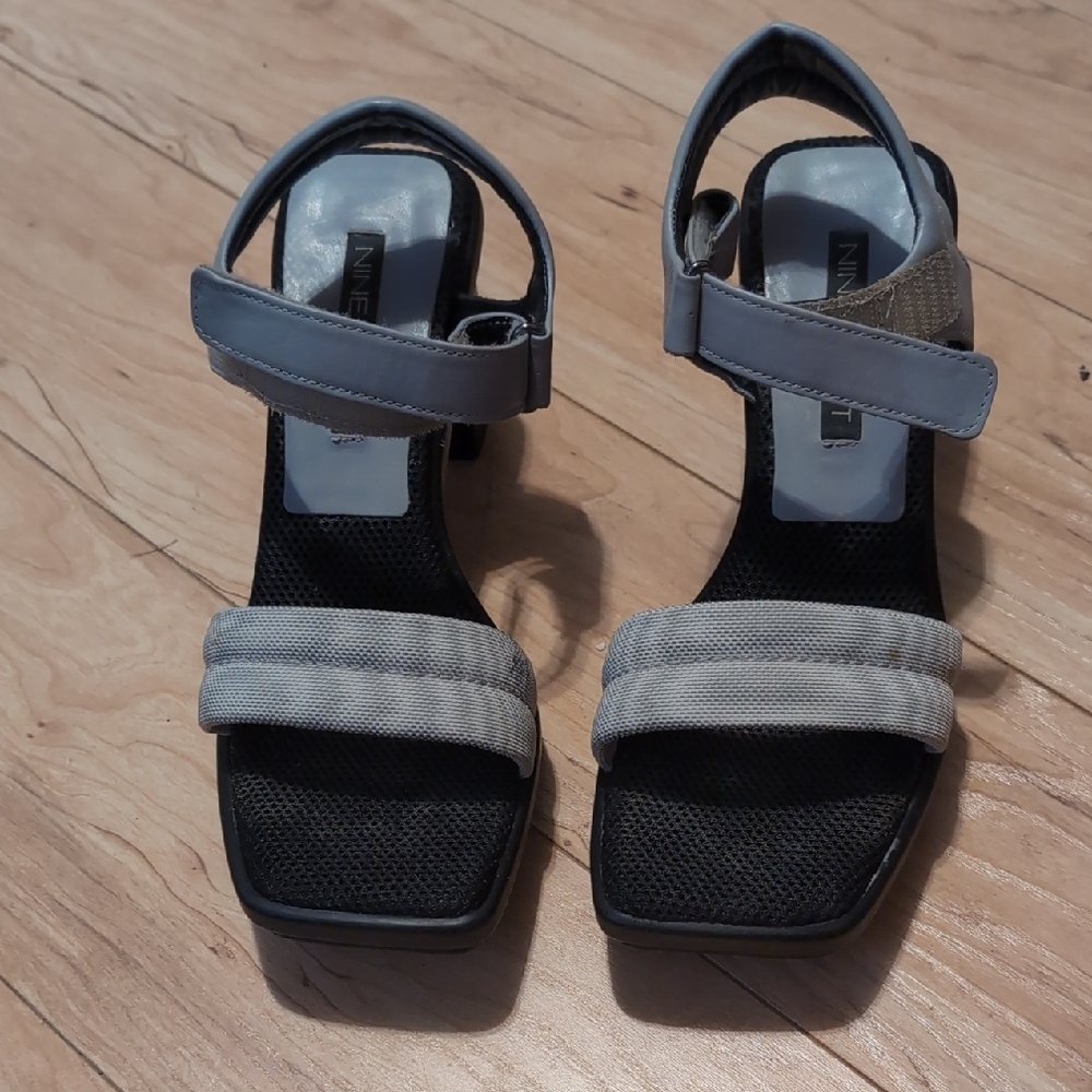 Nine West Black and Gray Strappy Sandals
